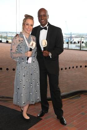 Hamburg Rundfunkmoderatorin Nina Zimmermann und Fernsehmoderator Yared Dibaba bei der Verleihung Deutscher Radiopreis in der Elbphilharmonie Hamburg am 7.9.2017