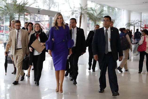 Königin Maxima in Mexiko Stadt Queen Maxima of Netherlands (c), special adviser to the Secretary General of the UN on Financial Inclusion for Development, visits a store in a mall in Mexico City, Mexico, on 7 September 2017, to see a payment system accessible to people with low incomes. Queen Maxima of Holland visits Mexico !ACHTUNG: NUR REDAKTIONELLE NUTZUNG!  Copyright: xJoséxMéndezx MEX01 20170908-636404435146157279