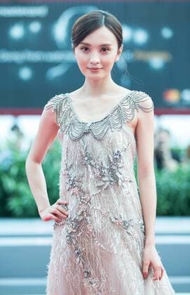 (170908) -- VENICE, Sept. 8, 2017 -- Actress Peng Jing attends the premiere of the movie Angels Wear White at the 74th Venice Film Festival in Venice, Italy, Sept. 7, 2017. ) (jmmn) ITALY-VENICE-FILM FESTIVAL-ANGELS WEAR WHITE-PREMIERE JinxYu 
