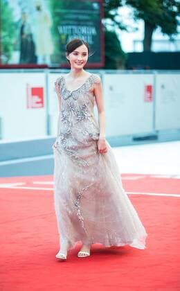 (170908) -- VENICE, Sept. 8, 2017 -- Actress Peng Jing attends the premiere of the movie Angels Wear White at the 74th Venice Film Festival in Venice, Italy, Sept. 7, 2017. ) (jmmn) ITALY-VENICE-FILM FESTIVAL-ANGELS WEAR WHITE-PREMIERE JinxYu 
