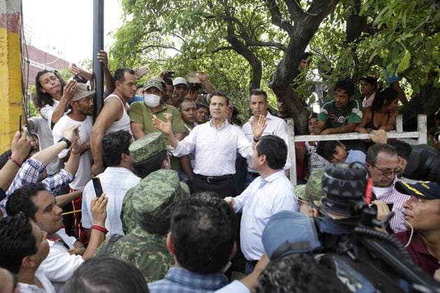 Präsident Pena Nieto besucht das Erdbebengebiet in Mexiko September 8 2017 EUM20170908NAC84 JPG JUCHITÃN Oax PresidentPresidente EPN El presidente de Mexico Enrique Pena Nieto y el gobernador de la entidad Alejandro Murat Hinojosa en recorrido 8 de septiembre de 2017 por las zonas afectadas por el terremoto de ayer jueves Foto Agencia EL UNIVERSALM Arturo MartinezJMA  - ZUMAu78_ 20170908_zaf_u78_131 Copyright: xElxUniversalx