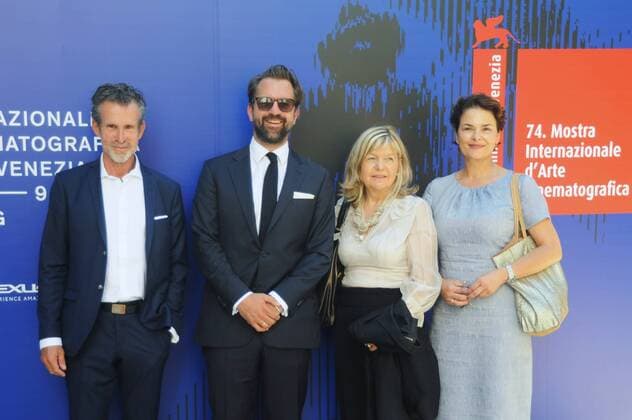 74. Filmfestspiele in Venedig, Italien. Ulrich Matthes, Rick Ostermann, Dr. Barbara Buhl, Barbara Auer beim Red Carpet zum deutschen Film KRIEG (Orrizonti) von Schiwago Film Berlin. 74th Film Festival Venice, Mostra del Cinema, Biennale Venezia, Italy.