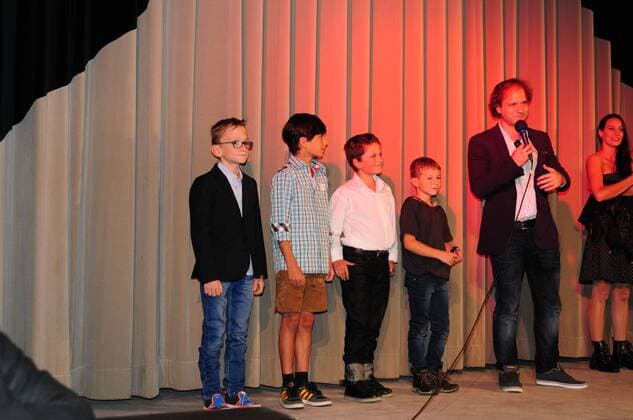 Adrian Goiginger mit Kinder Darstellern, Premiere, Die Beste aller Welten, Salzburg, Das Kino,