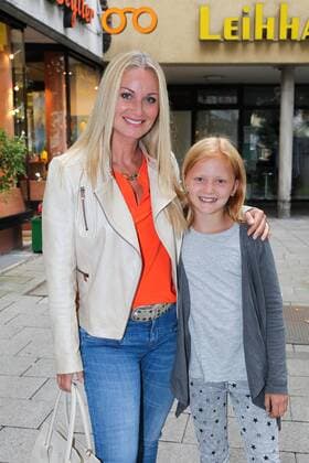 Eva Gruenbauer mit Tochter Amelie, Filmpremiere AMELIE RENNT im Rio Filmpalast in Muenchen am 09.08.2017
