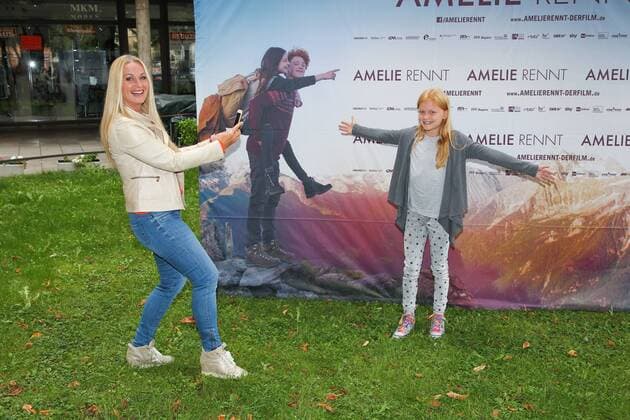 Eva Gruenbauer mit Tochter Amelie, Filmpremiere AMELIE RENNT im Rio Filmpalast in Muenchen am 09.08.2017