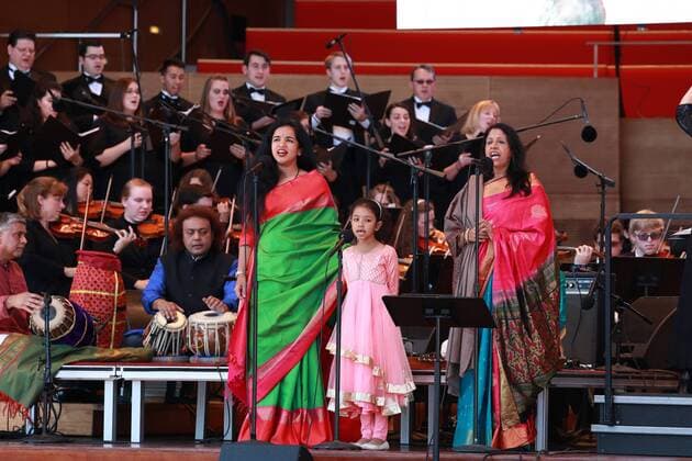 (170910) -- CHICAGO, Sept. 10, 2017 -- Indian artists perform during the annual World Music Festival in Chicago, the United States, on Sept. 9, 2017. )(whw) U.S.-CHICAGO-WORLD MUSIC FESTIVAL WangxPing 