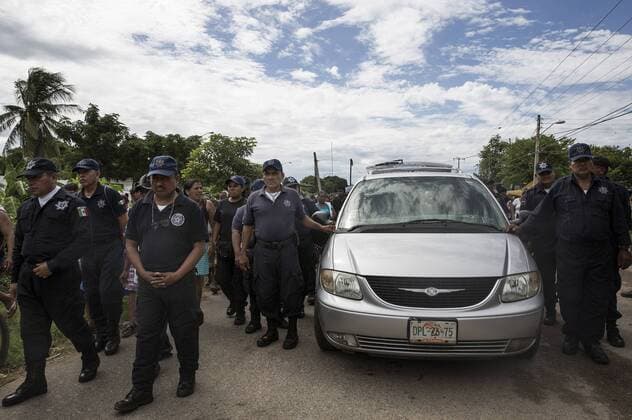 September 10, 2017 - EUM20170910NAC15.JPG.JUCHITAN, Oax. FuneralFuneral-Policia.- 10 de septiembre de 2017, funeral de Juan Jimenez, el policia que fue rescatado de los escombros del palacio municipal Juchitan, esto debido al terremoto que sufrio Oaxaca la noche del 7 de septiembre de 2017. Foto: Agencia EL UNIVERSALChristopher Rogel BlanquetMAVC  - ZUMAu78_ 20170910_zaf_u78_048 Copyright: xElxUniversalx