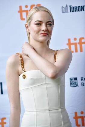 Emma Stone arrives at the Toronto International Film Festival premiere of Battle of the Sexes at Ryerson Theatre in Toronto, Canada on September 10, 2017.  TOR2017091051 CHRISTINExCHEW