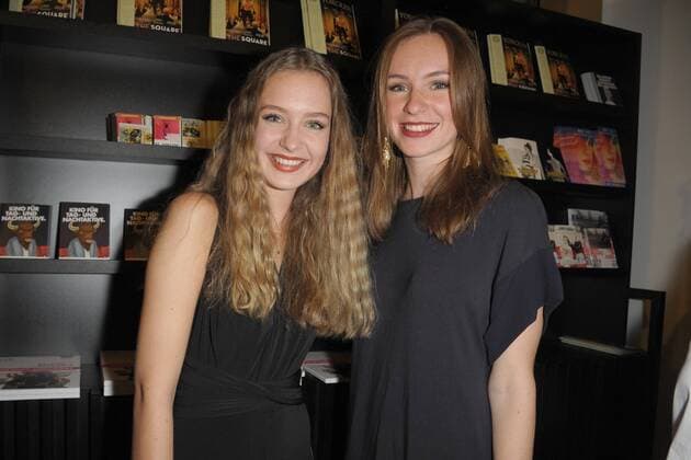 Mathilde Thomine Storm mit Schwester Hanna Ankunft zur Premiere von Das Loewenmaedchen im Kino delphi LUX in Berlin am 12.09.2017