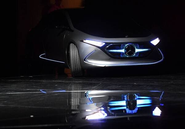 12.09.2017, xjhx, Wirtschaft, IAA 2017 in Frankfurt, deloka emonline empoli emmoto emwirt v.l. Mercedes-Benz Concept EQA Wirtschaft, IAA 2017 in Frankfurt *** 12 09 2017 xjhx Economy IAA 2017 in Frankfurt deloka emonline Empoli V l Mercedes Benz Concept Economy IAA 2017 in Frankfurt
