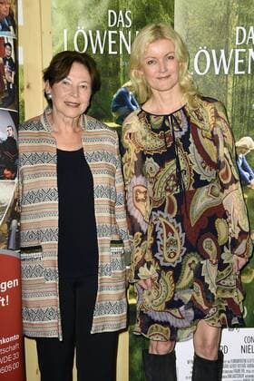 Eva Luise Köhler und Vibeke Idsoe bei der Premiere des Kinofilms Das Löwenmädchen im Kino Delphi LUX. Berlin, 12.09.2017