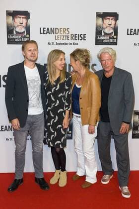Tambet Tuísk, Petra Schmidt-Schaller, Susanne von Borsody und Juergen Prochnow - Deutschlandpremiere von LEANDERS LETZTE REISE im Kino in der Kulturbrauerei in Berlin am 13.09.2017. Premiere LEANDERS LETZTE REISE
