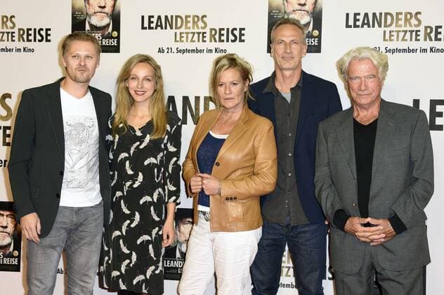 Tambet Tuisk, Petra Schmidt-Schaller, Suzanne von Borsody, Nick Baker-Monteys und Jürgen Prochnow bei der Premiere des Kinofilms Leanders letzte Reise im Kino in der Kulturbrauerei. Berlin, 13.09.2017