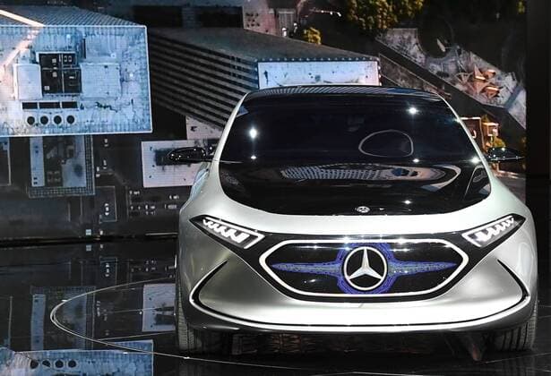 14.09.2017, xfux, Wirtschaft, Eröffnungstag auf der IAA 2017 in Frankfurt, deloka emonline empoli emmoto emwirt v.l. Mercedes-Benz Concept EQA Wirtschaft, IAA 2017 in Frankfurt *** 14 09 2017 xfux Economy Opening day on the IAA 2017 in Frankfurt deloka emonline Empoli V l Mercedes Benz Concept Economy IAA 2017 in Frankfurt