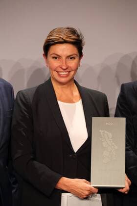 Natalja Sindejewa (Doshd TV) nach Verleihung des M100 Media Awards in der Orangerie von Sanssouci in Potsdam, 14. September 2017. M100 Sanssouci Colloquium