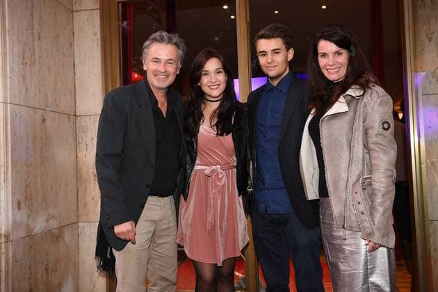 Timothy Peach mit Ehefrau Nocola Tiggeler und den Kindern Tiffany und Nelson Premiere le club GOP VarietŽ Theater Show München 15. September 2017