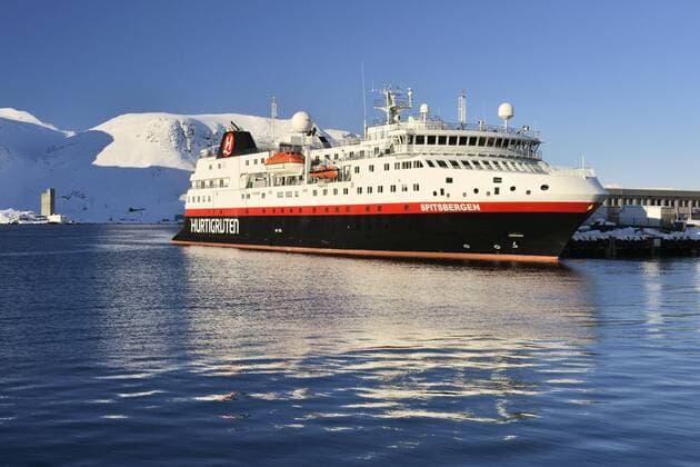 Hurtigruten Postschiff Spitzbergen im Eismeer, Honningsvag, Finnmark, Norwegen, Europa Copyright: imageBROKER/MichaelxNarten iblmna04568079.jpg