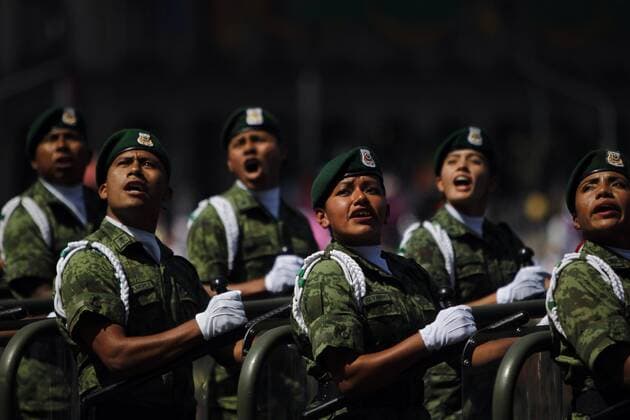 Members of Mexican Armed Forces take part in a parade part of the celebrations of the 207th anniversary of Mexican Independence, in Mexico City, Mexico, 16 September 2017. Mexico celebrates its 207th indepencence anniversary from Spain on 16 September. 207th anniversary of the Mexican Independence !ACHTUNG: NUR REDAKTIONELLE NUTZUNG!  Copyright: xSashenkaxGutierrezx MEX301 20170916-636411934269469285