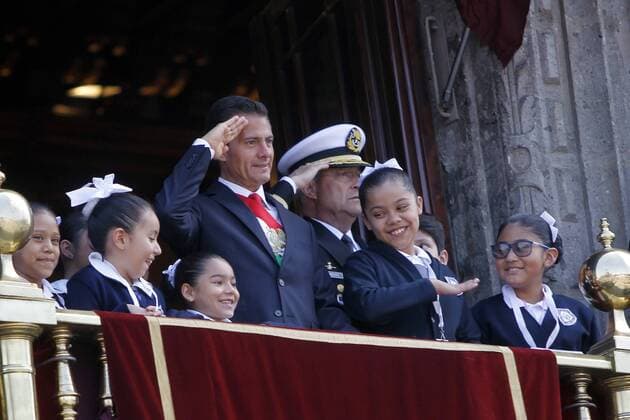 Mexican President Enrique Pena Nieto (C) attends a parade part of the celebrations of the 207th anniversary of Mexican Independence, in Mexico City, Mexico, 16 September 2017. Mexico celebrates its 207th indepencence anniversary from Spain on 16 September. 207th anniversary of the Mexican Independence !ACHTUNG: NUR REDAKTIONELLE NUTZUNG!  Copyright: xSashenkaxGutierrezx MEX301 20170916-636411934928101285