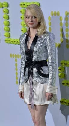 Cast member Emma Stone attends the premiere of the biographical sports comedy Battle of the Sexes at the Regency Village Theatre in the Westwood section of Los Angeles on September 16, 2017. Storyline: The true story of the 1973 tennis match between World number one Billie Jean King and ex-champ and serial hustler Bobby Riggs.  LAP2017091644 JIMxRUYMEN