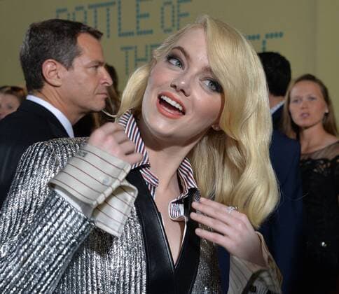 Cast member Emma Stone attends the premiere of the biographical sports comedy Battle of the Sexes at the Regency Village Theatre in the Westwood section of Los Angeles on September 16, 2017. Storyline: The true story of the 1973 tennis match between World number one Billie Jean King and ex-champ and serial hustler Bobby Riggs.  LAP2017091647 JIMxRUYMEN