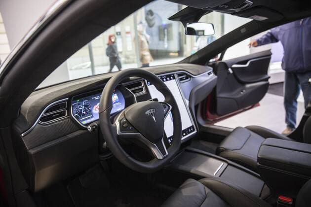 September 16, 2017 - Vienna, Austria - Tesla Model S electric automobile inside a Tesla Inc. store in Vienna, Austria, on September 16, 2017. Vienna Austria  - ZUMAn230 20170916_zaa_n230_745 Copyright: xManuelxRomanox