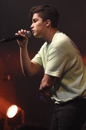 Alex Aiono live beim NDR 2 Soundcheck Neue Musik Festival 2017 im Jungen Theater. Göttingen, 16.09.2017
