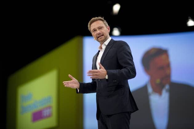 Deutsche Parteien: FDP. Wiedereinzug in den Bundestag 2017 Deutschland, Berlin, Estrel Convention Center, Ausserordentlicher Bundesparteitag der FDP, Christian Lindner, 16.09.2017 *** Germany Berlin Estrel Convention Center extraordinary Federal Party the FDP Christian Lindner 16 09 2017