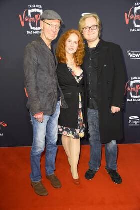 Hans Peter Korff mit Ehefrau Christiane Leuchtmann und Sohn Johannes Korff bei der Tanz der Vampire Musicalpremiere im Stage Theater an der Elbe in Hamburg am 17.09.2017