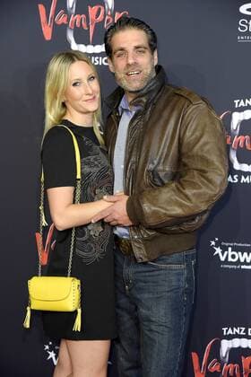 Carsten Spengemann mit Freundin Julie Gross bei der Tanz der Vampire Musicalpremiere im Stage Theater an der Elbe in Hamburg am 17.09.2017