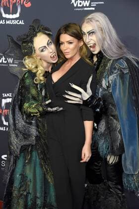 Bilder des Tages Sabia Boulahrouz bei der Tanz der Vampire Musicalpremiere im Stage Theater an der Elbe in Hamburg am 17.09.2017