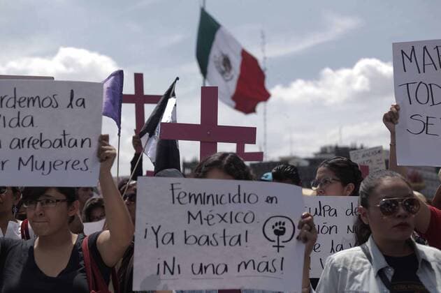 Mexiko: Trauer um vermisste Mara Fernanda Castilla September 17, 2017 - EUM20170917SOC08.JPG.CIUDAD DE MEXICO, ProtestsProtesta-Feminicidio.- Aspectos de la marcha que tiene lugar este 17 de septiembre de 2017 desde el Zocalo capitalino rumbo a la Procuraduria General de la Republica, para exigir a autoridades federales y gobierno de Puebla el esclarecimiento y castigo a quien resulte responsable del feminicidio de la joven Mara Fernanda Castilla. Foto: Agencia EL UNIVERSALAlejandro AcostaAFBV  - ZUMAu78_ 20170917_zaf_u78_025 Copyright: xElxUniversalx