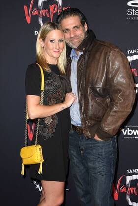 Carsten Spengemann mit seiner Freundin Julie Gross bei der Musical Premiere von Tanz der Vampire am 17.09.2017 in Hamburg Tanz der Vampire Musical Premiere in Hamburg, 2017