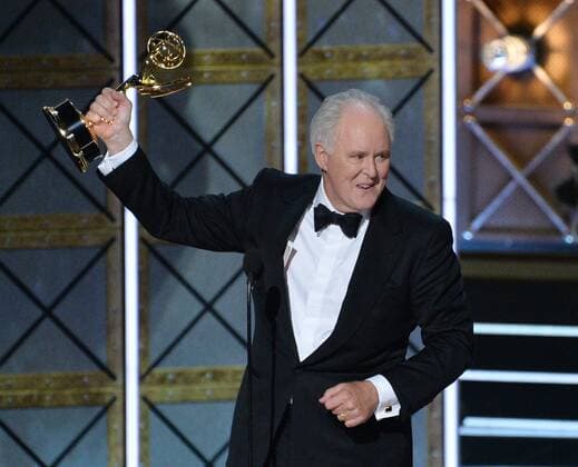Themen der Woche Bilder des Tages Actor John Lithgow accepts the award for Outstanding Supporting Actor in a Drama Series for The Crown onstage during the 69th annual Primetime Emmy Awards at Microsoft Theater in Los Angeles on September 17, 2017.  LAP201709170117 JIMxRUYMEN