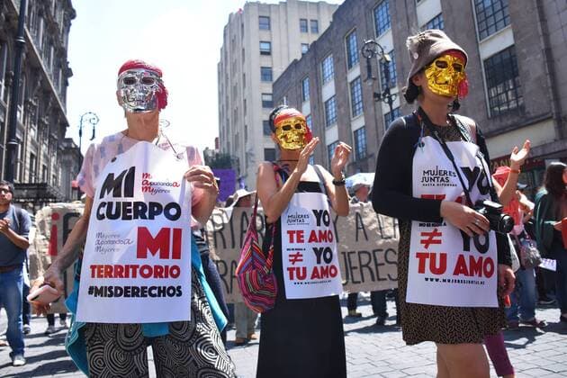 September 17, 2017 - Mexico City, Mexico, Mexico - Woman demonstrators was meeting at Zocalo of Mexico City to performs a march against of feminicides and recent murder of the student Mara Castilla on September 17, 2017 in Mexico City, Mexico. Mara Fernanda Castilla Miranda was raped and killed by a driver of the company Cabify on September 08 in the City of Puebla. on September 17, 2017 in Mexico City, Mexico Mexico City Mexico  - ZUMAn230 20170917_zaa_n230_857 Copyright: xCarlosxTischlerx