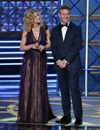 Actors Kyra Sedgwick and Dennis Quaid onstage during the 69th annual Primetime Emmy Awards at Microsoft Theater in Los Angeles on September 17, 2017.  LAP201709170260 JIMxRUYMEN