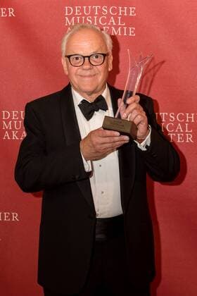 Drew Sarich, Intendant Meier, Volkoper Wien, bester Darsteller in einer Rolle Deutscher Musical Theater Preis 2017 im Wintergarten Berlin in Berlin am 18.09.2017