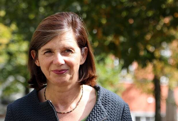 Erfurt - Wahlkampf Die Grünen Göring-Eckardt 19.09.17 , Erfurt, Wenigemarkt, Wahlkampf Bündnis90 Die Grünen, Katrin Göring-Eckardt kommt rund um den Wenigemarkt mit Bürgern ins Gespräch im Bild: Katrin Göring-Eckardt *** Erfurt Election campaign the Greens Goering Eckardt 19 09 17 Erfurt Few market Election campaign Bündnis90 the Greens Katrin Goering Eckardt , Around to the Few market with Citizens ins Conversation in Picture Katrin Goering Eckardt
