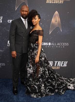 Star Trek : Discovery Premiere in Los Angeles September 19, 2017 - Los Angeles, CA, U.S. - 19 September 2017 - Hollywood, California - Sonequa Martin-Green and husband Kenric Green. Ã¢â‚¬ËœStar Trek: DiscoveryÃ¢â‚¬â ¢ Premiere held at the ArcLight Cinerama Done in Hollywood. Photo Credit: AdMedia Los Angeles U.S. - ZUMAa123 20170919_zaa_a123_142 Copyright: xAdmediax