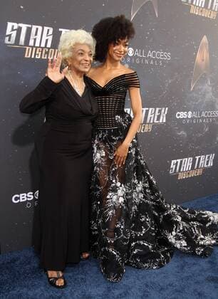 Star Trek : Discovery Premiere in Los Angeles September 19, 2017 - Los Angeles, CA, U.S. - 19 September 2017 - Hollywood, California - Nichelle Nichols and Sonequa Martin-Green. Ã¢â‚¬ËœStar Trek: DiscoveryÃ¢â‚¬â ¢ Premiere held at the ArcLight Cinerama Done in Hollywood. Photo Credit: AdMedia Los Angeles U.S. - ZUMAa123 20170919_zaa_a123_148 Copyright: xAdmediax
