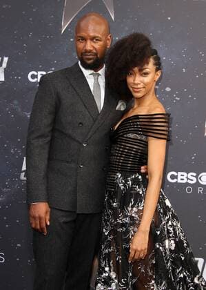 Star Trek : Discovery Premiere in Los Angeles September 19, 2017 - Los Angeles, CA, U.S. - 19 September 2017 - Hollywood, California - Sonequa Martin-Green and husband Kenric Green. Ã¢â‚¬ËœStar Trek: DiscoveryÃ¢â‚¬â ¢ Premiere held at the ArcLight Cinerama Done in Hollywood. Photo Credit: AdMedia Los Angeles U.S. - ZUMAa123 20170919_zaa_a123_154 Copyright: xAdmediax