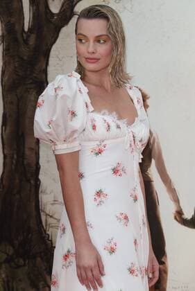 . 20 09 2017. London, United Kingdom. Margot Robbie arriving at the Goodbye Christopher Robin world premiere in London.  xStephenxLockx xi-Imagesx IIM-15912-0012