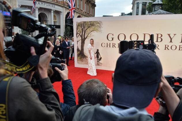 September 20, 2017 - London, London, UK - London, UK. Actress MARGOT ROBBIE attends the world film premiere of Goodbye Christopher Robin in Leicester Square. London UK  - ZUMAl94_ 20170920_zaf_l94_073 Copyright: xRayxTangx
