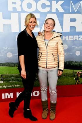 Moderatorin und Schauspielerin Annica Hansen l-r und youtuberin Anja Mertens posiert am 20.09.2017 in Köln auf dem roten Teppich bei der Premiere des Films Rock my Heart im Kölner Cinedom. Kinostart 28.09.2017.