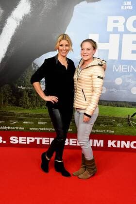 Moderatorin und Schauspielerin Annica Hansen l-r und youtuberin Anja Mertens posiert am 20.09.2017 in Köln auf dem roten Teppich bei der Premiere des Films Rock my Heart im Kölner Cinedom. Kinostart 28.09.2017.
