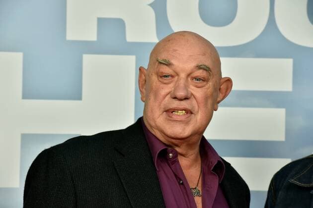 Schauspieler Hans-Martin Stier posiert am 20.09.2017 in Köln auf dem roten Teppich bei der Premiere des Films Rock my Heart im Kölner Cinedom. Kinostart 28.09.2017.
