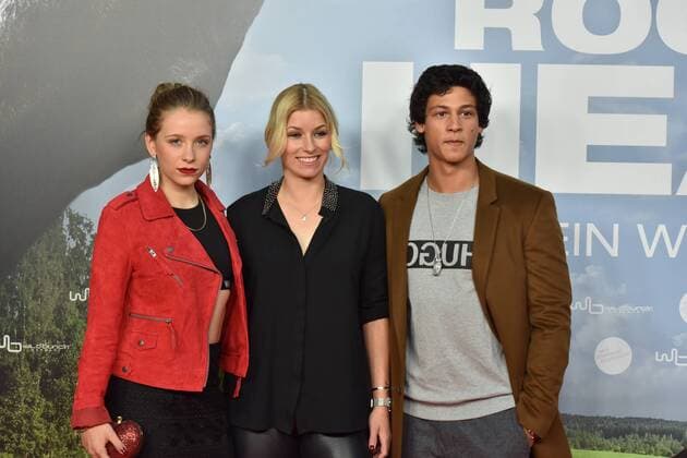 Schauspieler Lena Klenke, l-r, Annica Hansen und Emilio Sakraya posiert am 20.09.2017 in Köln auf dem roten Teppich bei der Premiere des Films Rock my Heart im Kölner Cinedom. Kinostart 28.09.2017.