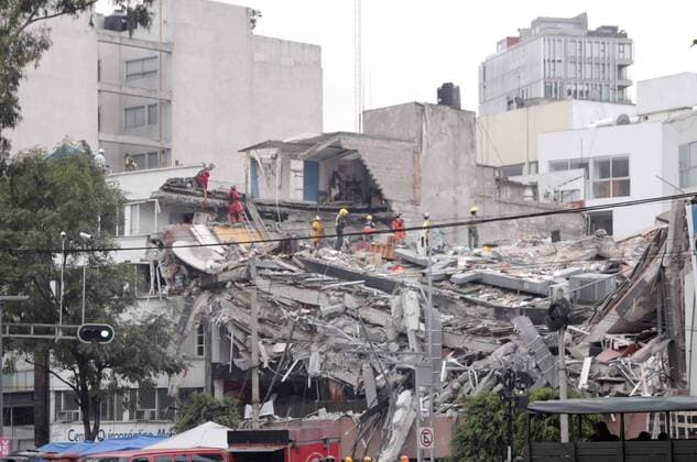 September 20, 2017 - Ciudad De Mexico, CIUDAD DE MEXICO - EUM20170920NAC41.JPG .CIUDAD DE MEXICO EarthquakeSismo-CDMX.- 20 de septiembre de 2017, aspecto de los trabajos de rescate en las edificaciones derrumbadas por el sismo de 7.1 grados que se registro el martes 19 de septiembre de 2017. En imagen, un edificio derrumbado en el numero 286 de avenida Ãlvaro Obregon, delegacion Cuauhtemoc. Foto: Agencia EL UNIVERSALIvan Stephens MAVC Ciudad De Mexico  - ZUMAu78_ 20170920_zaf_u78_046 Copyright: xElxUniversalx