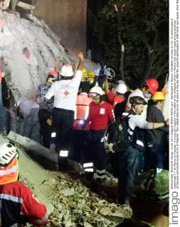 Earthquake in Mexico: The death toll rises to 237. An earthquake of magnitude 7.1 hit Mexico on Tuesday. A young girl trapped in the rubble of her collapsed school in Mexico City raised hopes among hundreds of rescuers working furiously to try to free her. This catastrophe occurs 32 years to the day after the powerful earthquake of 1985 which had caused more than 10,000 deaths. Mexico Mexico  549046