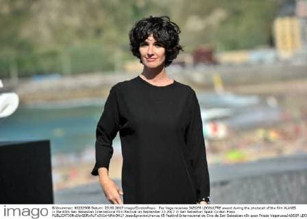 Paz Vega receives JAEGER LECOULTRE award during the photocall of the film ALANIS in the 65th San Sebastian International Film Festival on September 23 2017 in San Sebastian Spain Cordon Press  JosexIgnacioxUnanue 65 Festival Internacional de Cine de San Sebastian
